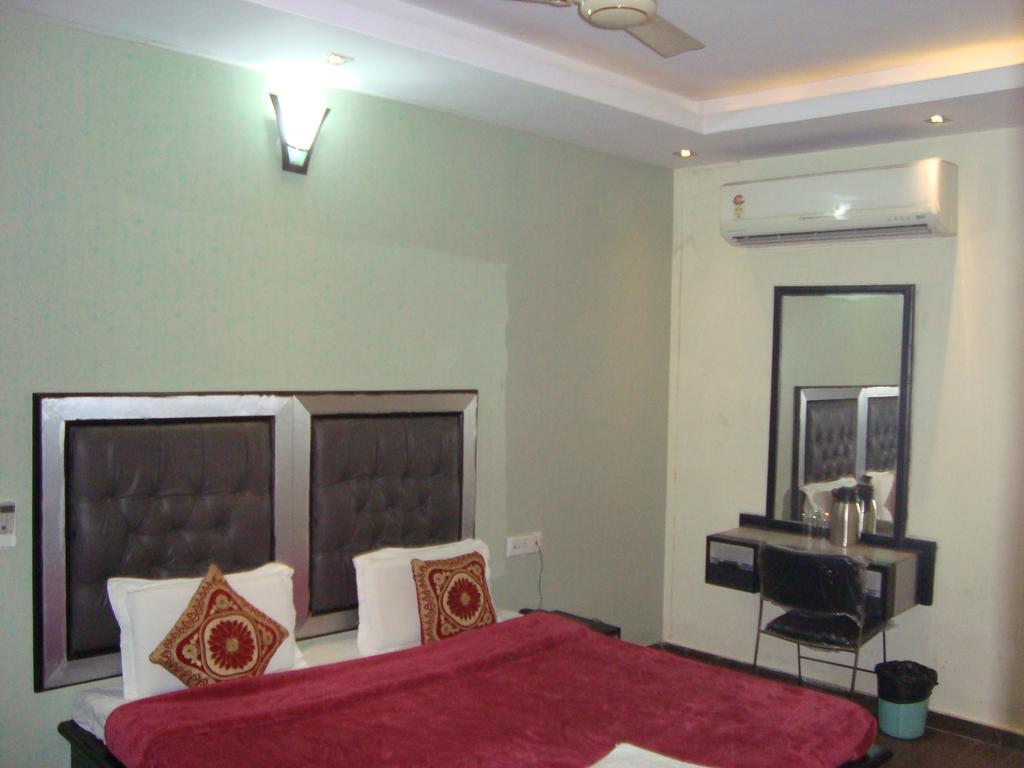 Hotel S P New Delhi Ngoại thất bức ảnh