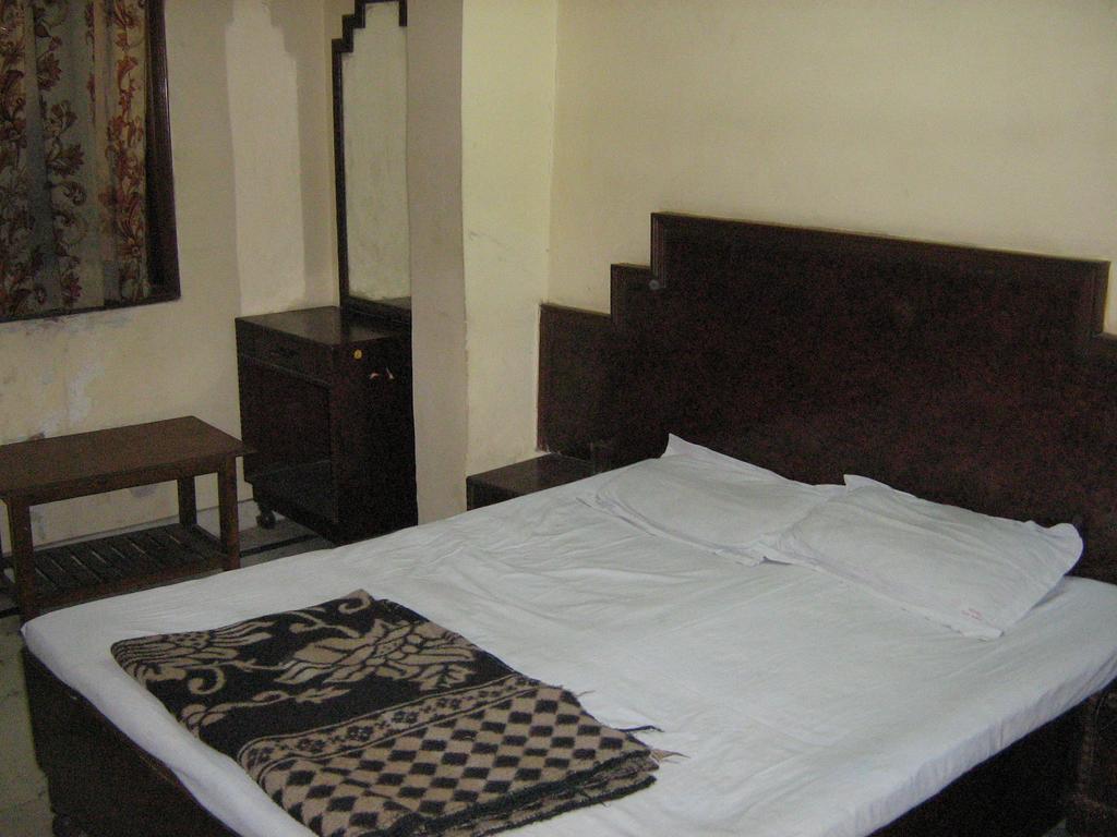 Hotel S P New Delhi Ngoại thất bức ảnh
