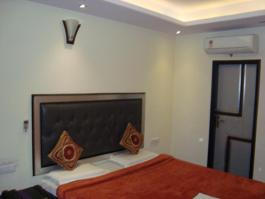 Hotel S P New Delhi Ngoại thất bức ảnh