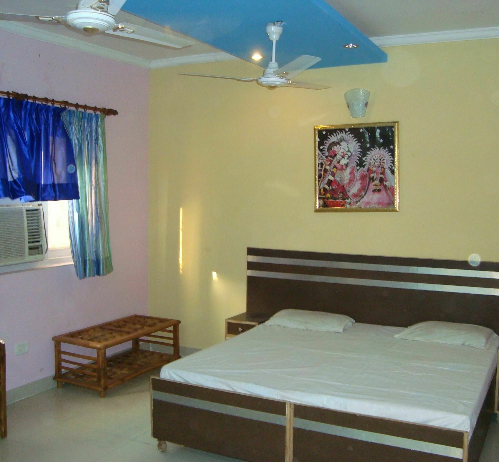Hotel S P New Delhi Ngoại thất bức ảnh