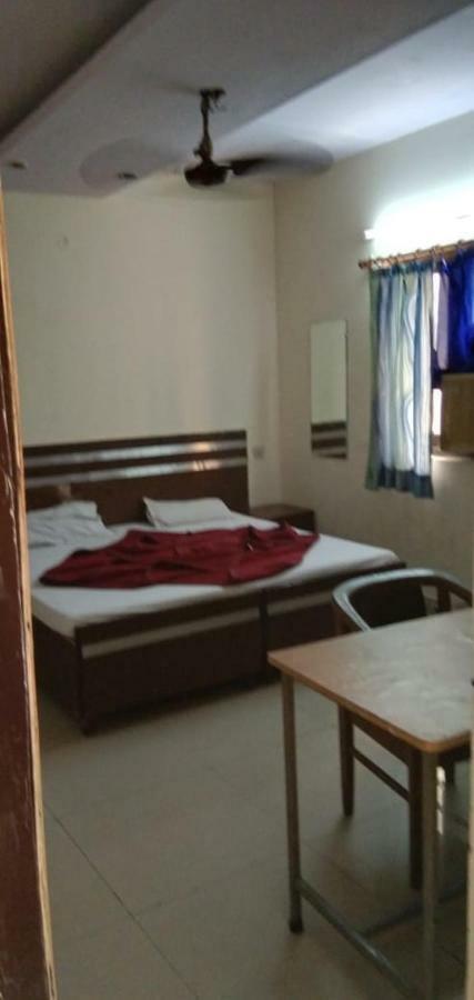 Hotel S P New Delhi Ngoại thất bức ảnh
