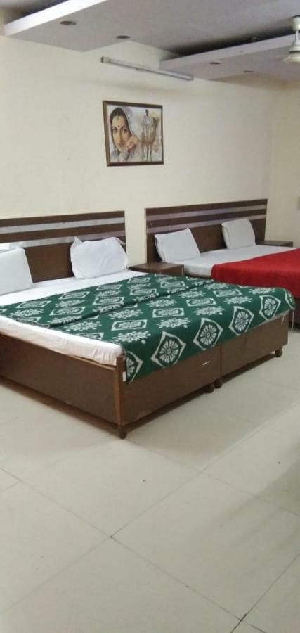 Hotel S P New Delhi Ngoại thất bức ảnh